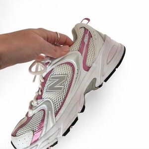 New Balance Women's Sneakers in White and Pink